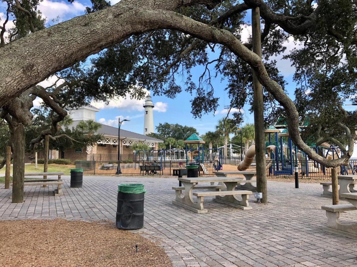 Salty Breeze At Demere Landing Unit 168 - Salt Air Dr St. Simons Island Exterior photo